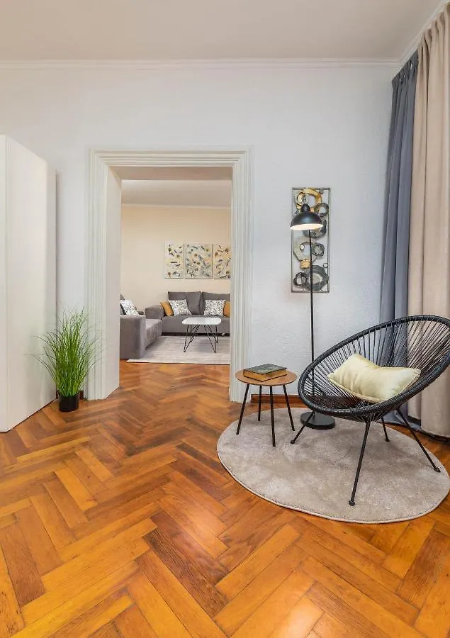 Apartment Melanie Pula 0*,